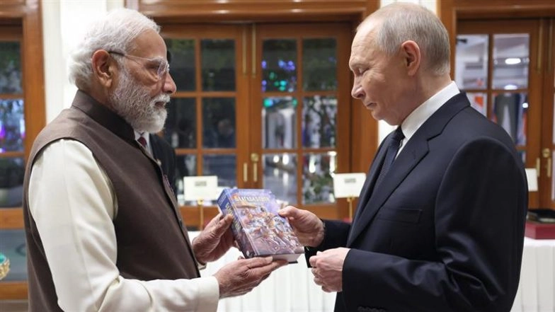 PM Narendra Modi Gifts Russian Edition of Bhagavad Gita to President Vladimir Putin, Says Its Teachings Inspire Millions (See Pic)