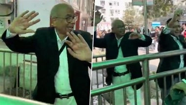 Rakesh Kishore Attacked: Advocate Who Hurled Shoe at Former CJI BR Gavai Attacked With Slippers in Delhi’s Karkardooma Court, Video Surfaces