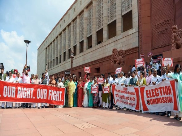 India News | INDIA Bloc Leaders Meet to Discuss Strategy for Winter Parliament Session; TMC Abstains from Attending