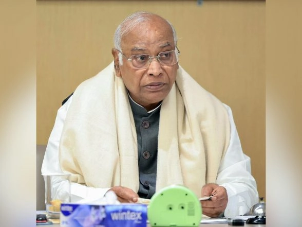 India News | Kharge Slams PM Modi over 'drama Nahi, Delivery' Remark, Accuses Govt of Trampling Parliamentary Decorum for 11 Years