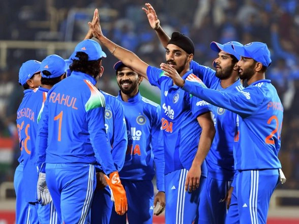 Sports News | India, South Africa Teams Arrive in Raipur Ahead of Second ODI