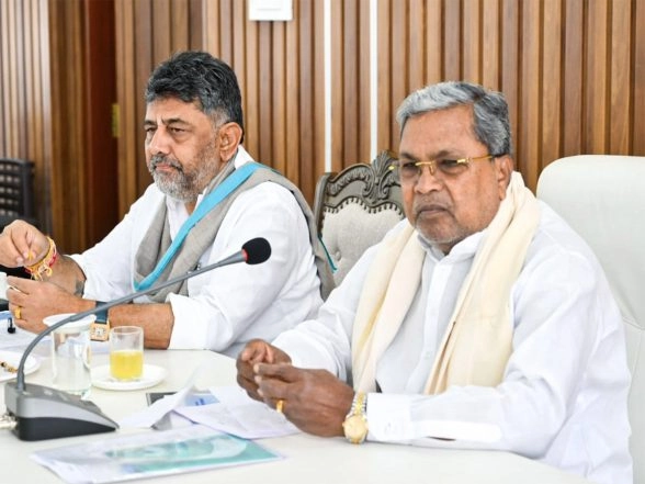 India News | Karnataka Dy CM Shivakumar, CM Siddaramaiah Expected to Meet Today over Breakfast to Resolve Power Tussle in Karnataka