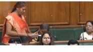 India News | Bihar Assembly Session: JD(U) MLA Vibha Devi Struggles to Read Oath