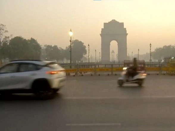 India News |  Delhi Records AQI Level of 376, Remains in 'Very Poor' Category
