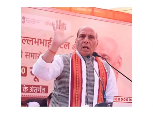 India News | Nehru Wished for Govt Funded Babri Masjid, Sardar Patel Opposed It: Rajnath Singh