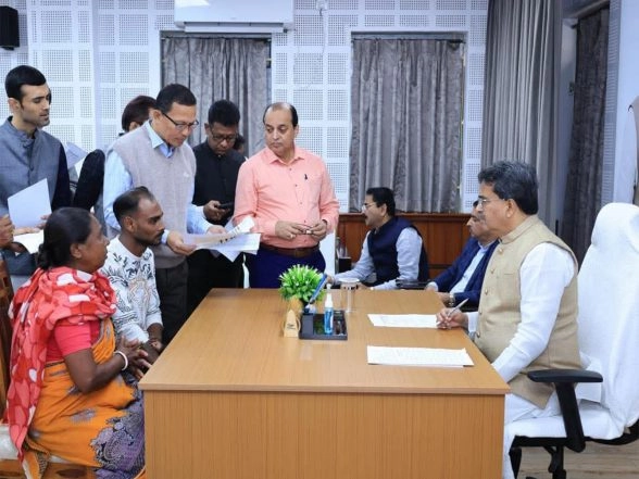 India News | 58th Edition of 'Mukhyamantri Samipeshu' Held at CM's Official Residence