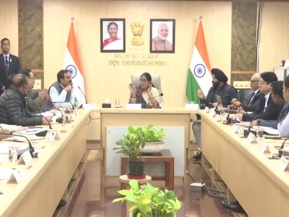 India News | Delhi CM Rekha Gupta Chairs Meeting to Review Pollution Control Measures