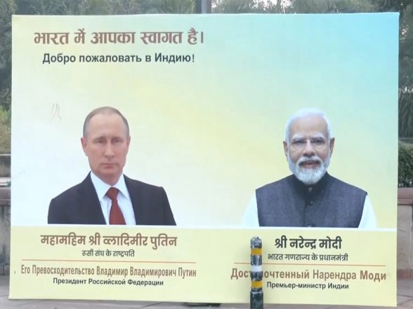 India News | Delhi's Teen Murti Marg Decorated with Flex Boards, Russian Flags Ahead of Putin's India Visit