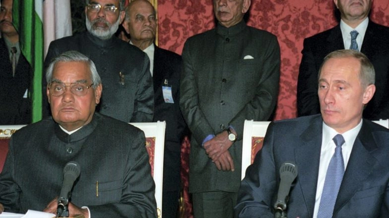 World News | Russian President Vladimir Putin to Arrive in India Today, Friendship with PM Modi Goes Back 25 Years