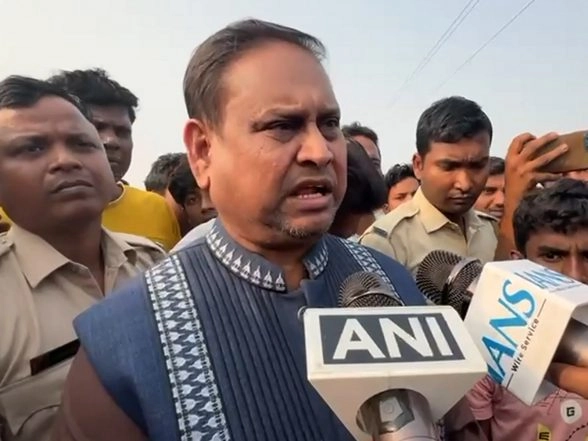 India News | RSS Branch Offices Rose from 400 to 12,000 Under Mamata: Suspended TMC Leader Humayun Kabir Escalates Attack on Bengal CM