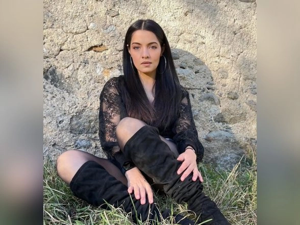 India News | Delhi HC Directs MEA to Facilitate Celina Jaitly's Communication with Her Brother Retd Major Vikrant