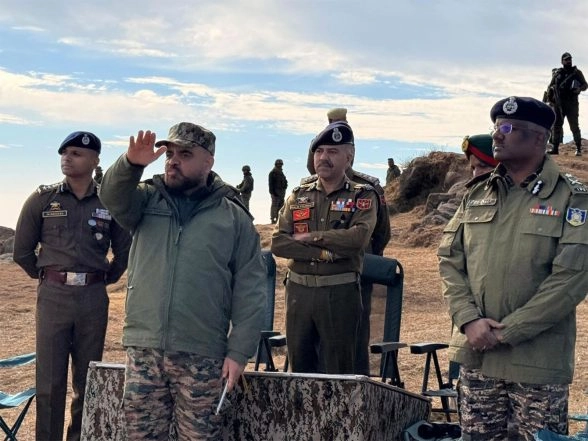 India News | J&K: DGP Prabhat Reviews Security Situation in Udhampur; Holds Joint Meeting with All Forces at Jophher