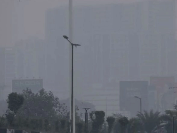 India News | Mumbai Wakes Up to Morning Haze; AQI at 130