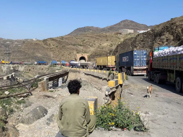 World News | Border Closure Crisis Deepens as Pakistani Exports to Afghanistan Remain Disrupted
