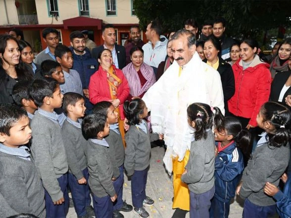 India News | Himachal CM Sukhu Interacts with Students of Tong-Len School in Dharamshala