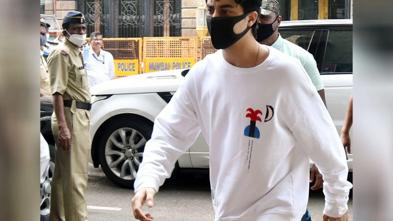 Entertainment News | Complaint Filed Against Aryan Khan for Allegedly Flashing Middle Finger at Bengaluru Pub
