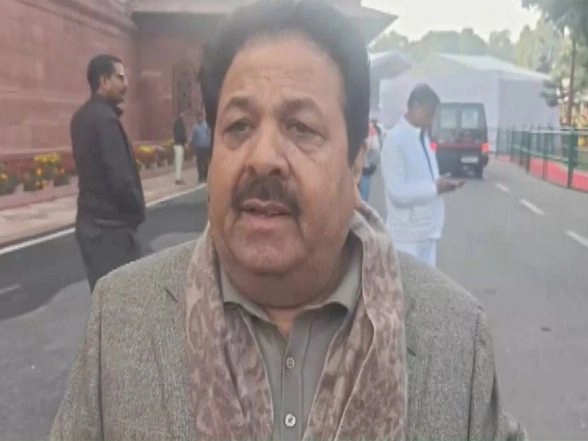 India News | "A Loot is Going On:" Congress MP Rajeev Shukla on IndiGo Flight Cancellations