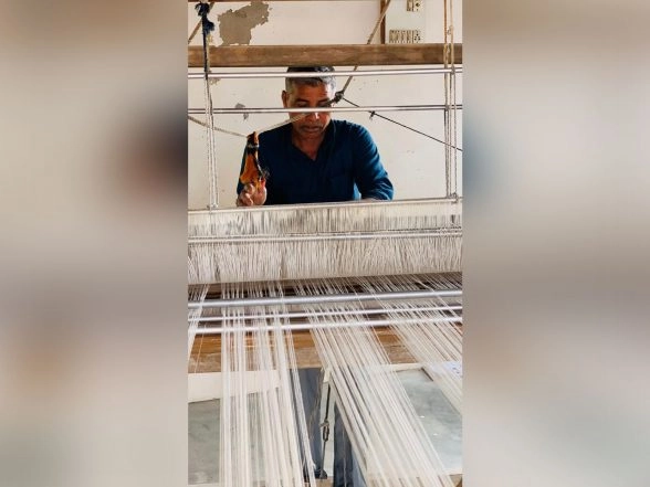 India News | Gujarat: Weavers of Bhujodi Set to Participate in Vibrant Gujarat Regional Conference in Jan 2026
