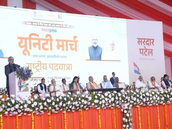 India News | Vice President CP Radhakrishnan Chairs Closing Ceremony of Unity March from Karamsad to Ekta Nagar