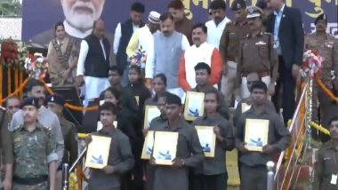 India News | Madhya Pradesh: 10 Maoists Including KB Division Commander Surrender in Balaghat