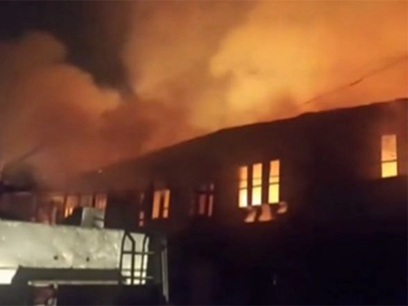 India News | J-K: Fire Breaks out in Srinagar's Munwarabad Area; Dousing Operations Underway