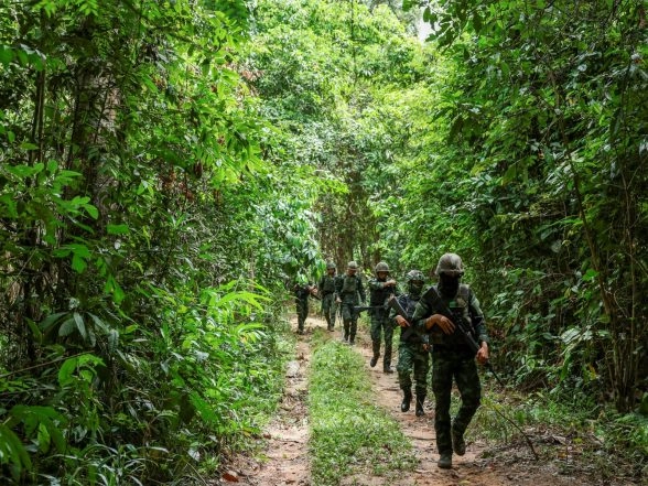 World News | Thailand Launches Airstrikes After Cambodian Shelling Kills Thai Soldier; Trump-brokered Peace Deal Under Strain