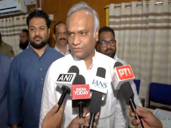 India News | "Hawaii Slippers Flying at Officials:" Minister Priyank Kharge on IndiGo Flight Cancellation