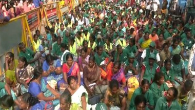 India News | Over 500 Sanitary Workers Protest in Saidapet, Demand COVID Incentives and Pay Hike in Chennai