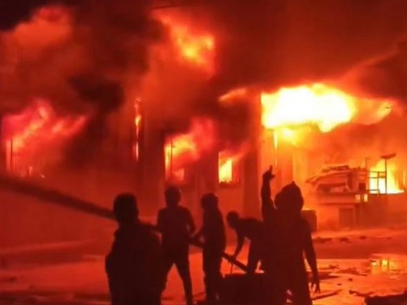 India News | Massive Fire Breaks out in Dadra Industrial Area; Dousing Efforts Underway