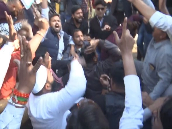 India News | MP: Youth Congress Protest Outside Residence of Minister Bagri in Bhopal over His Brother's Alleged Involvement in Cannabis Smuggling Case