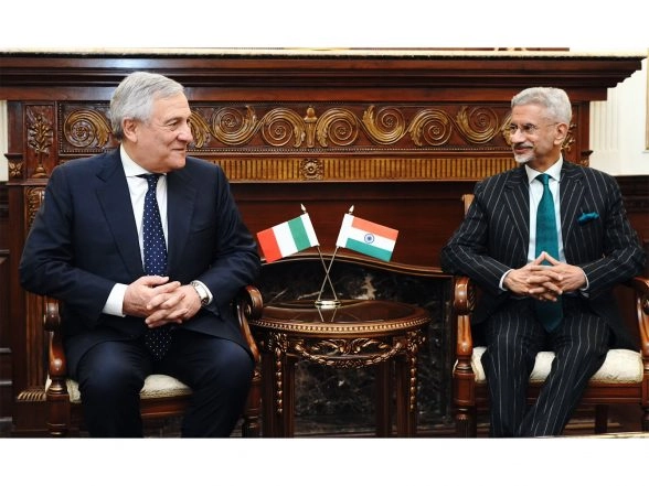 World News |  Jaishankar Reviews Strategic Ties with Italy; Highlights Defence, Tech & Innovation