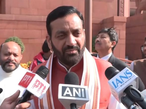 India News | 'Everyone is Laughing at Them': Haryana CM Nayab Singh Saini Takes a Jibe at Rahul Gandhi for Attack on Amit Shah