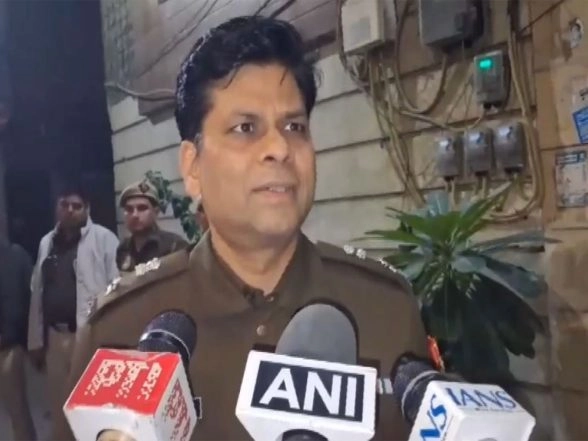 India News | Delhi: 50-year-old Man Shot in Shahdara, Investigation Underway