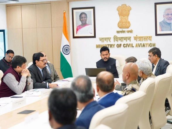 India News | Aviation Minister Chairs Review Meeting with Airlines on Preparedness for Winter Fog
