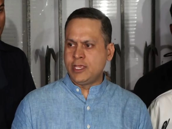 India News | Mamata Bannerjee Submitted Her Enumeration Form for SIR, Claims BJP's Amit Malviya