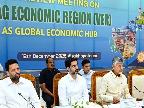 India News | Chandrababu Naidu Sets Ambitious Roadmap to Make Visakhapatnam Economic Region a Global Economic Hub