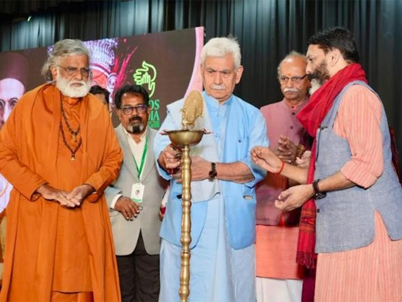 India News | J-K LG Manoj Sinha Honours Global Changemakers at Veer Savarkar International Impact Awards 2025