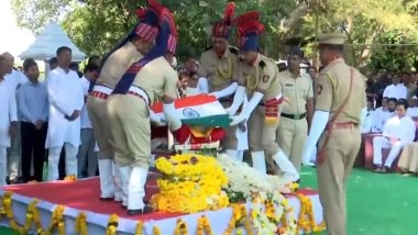 Shivraj Patil Funeral: Former Union Home Minister’s Last Rites Performed With State Honours in Maharashtra’s Latur