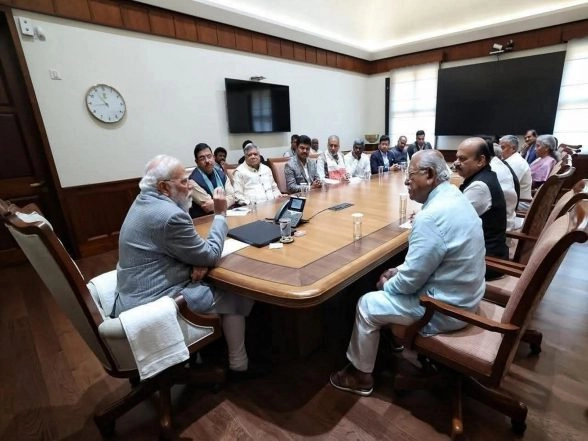 India News | Karnataka BJP MPs Hold Meeting with PM Modi, Discuss People-centric Governance