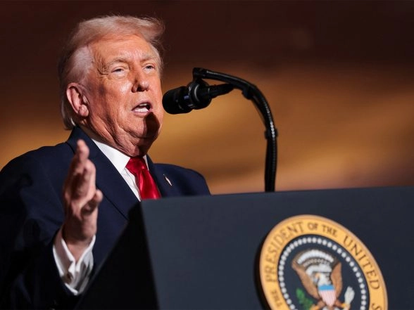 World News | Trump Vows to Back Primary Challenges Against Indiana Republicans over Redistricting