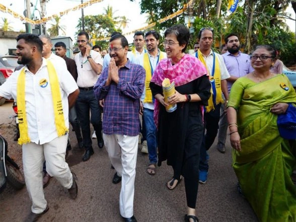 India News | Goa: Arvind Kejriwal Carries out Door-to-door Campaign in Anjuna Ahead of Zilla Panchayat Elections