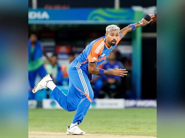 Sports News | Hardik Pandya Completes 100 T20I Wickets, Joins Elite List to Complete a Rare Triple