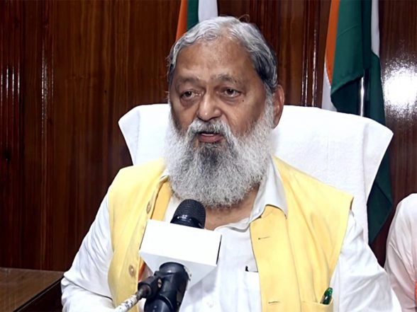India News | Haryana Minister Anil Vij Escapes Unhurt in Accident in Ambala