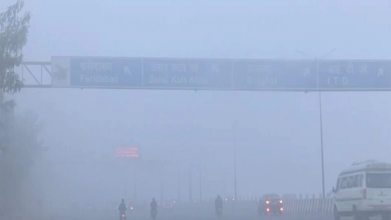 India News | Delhi's Air Quality Remains 'severe' at 452 as Thick Smog Blankets the Capital