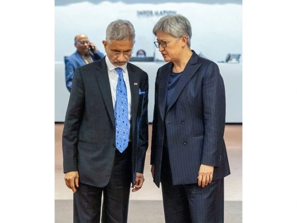World News | Jaishankar Offers Support to Australia After Antisemitic Terror Attack in Sydney