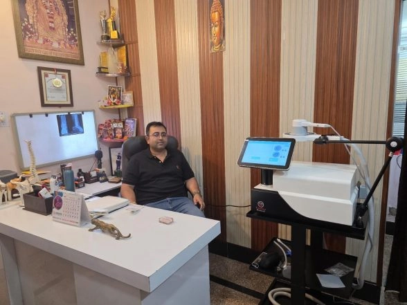 Business News | Medical Revolution in Patna : Dr. Rajiv Singh Launches Advanced Non-Surgical Technology Without Knee Replacement
