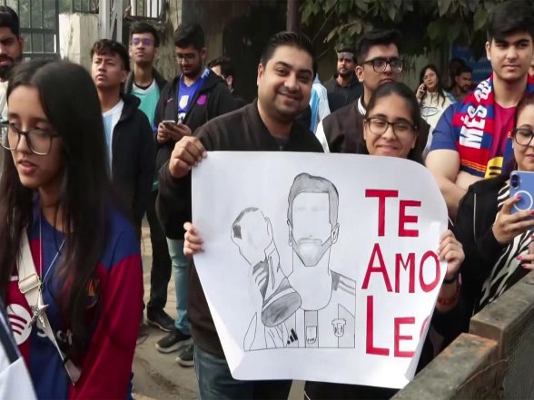 Sports News | 'Messi, Messi' Chants Echo Outside Arun Jaitley Stadium Ahead of Argentine Legend's Delhi Visit