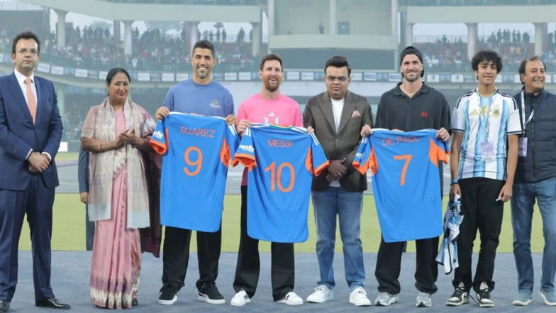 Sports News | Delhi CM Rekha Gupta Welcomes Messi, Suarez, De Paul to Final Leg of GOAT India Tour