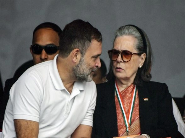 India News | Sessions Court Sets Aside Order on FIR Copy to Gandhis in National Herald-EOW Matter