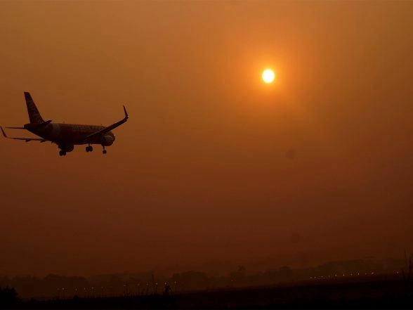 India News | Bengaluru Airport Issues Passenger Advisory Warning of Possible Delays Due to Dense Fog